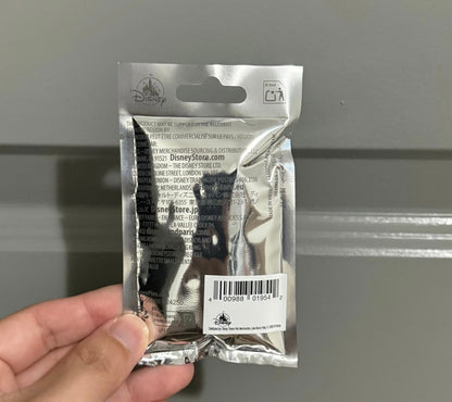 Disney Parks Exclusive Hidden Mystery Pouch 2025(2 pins inside)